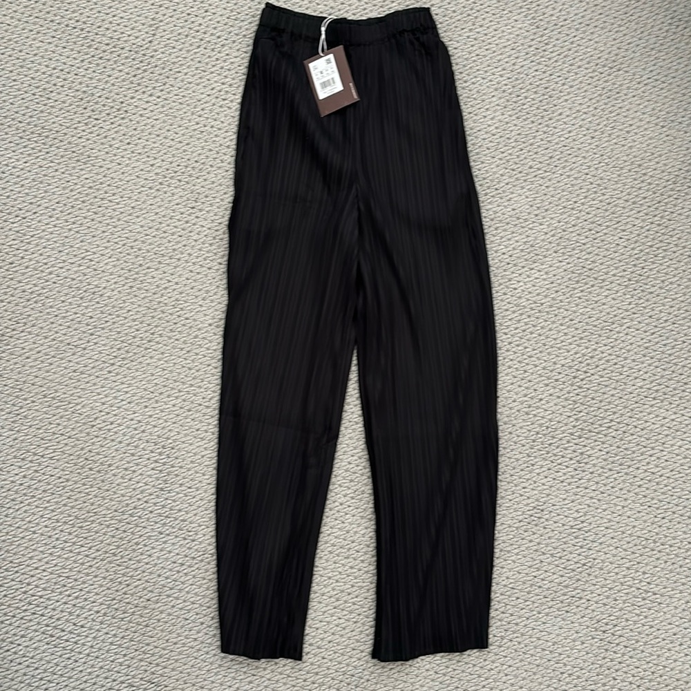 Leggy Anh Plissé Wide Leg Pants